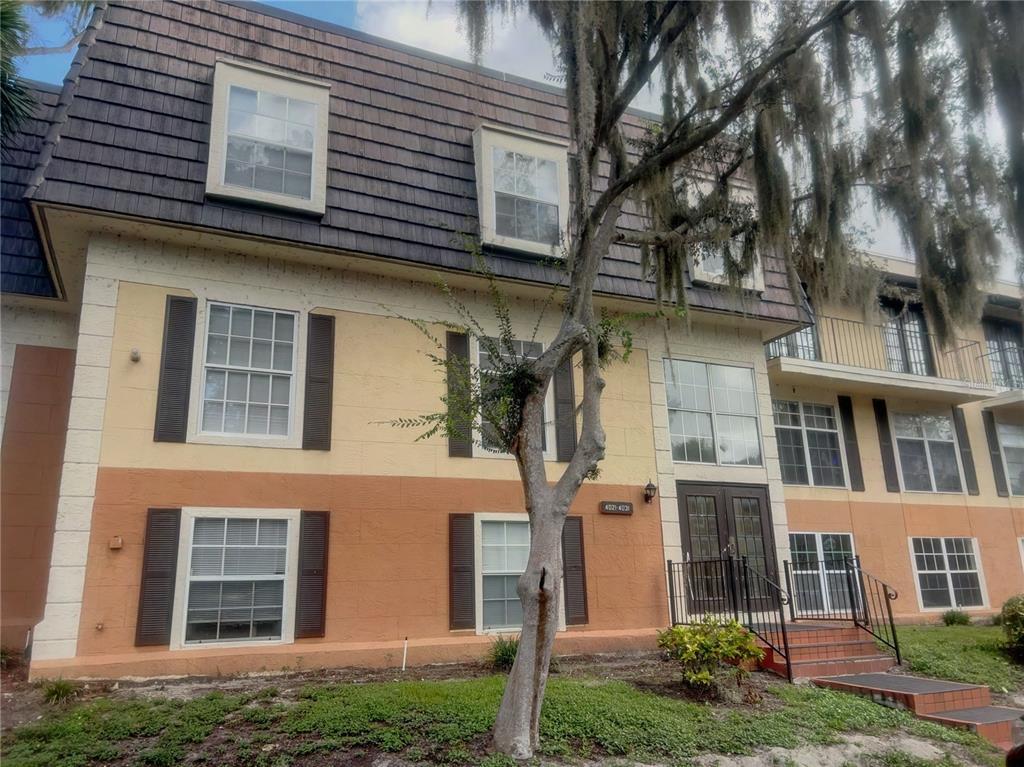 Foto principal - 4027 Versailles Dr
