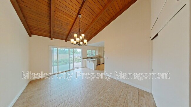 Building Photo - 622 Pine Spring Ln