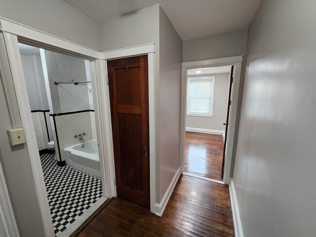 Building Photo - 301 Folcroft St