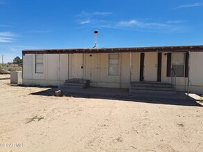 Building Photo - 905 NE Camp St