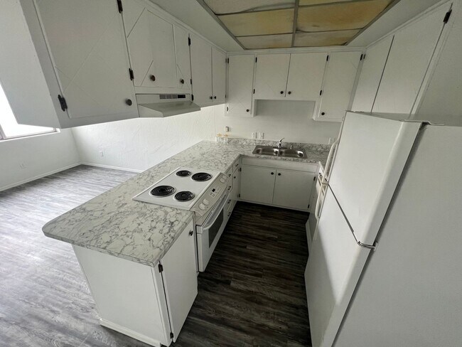 Foto del edificio - GREAT CONDITION