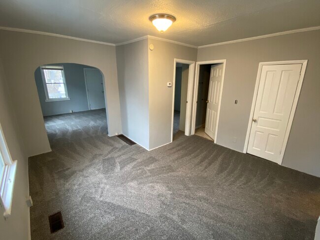 Sala de estar/comedor - 606 W 5th St