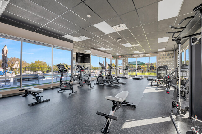 Gimnasio - Resia Dallas West Apartments