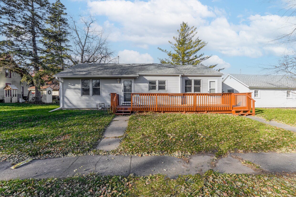 Primary Photo - 2 Bed 1 Bath Home Available Now