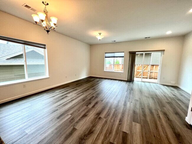 Foto del edificio - 14700 E 104th Ave