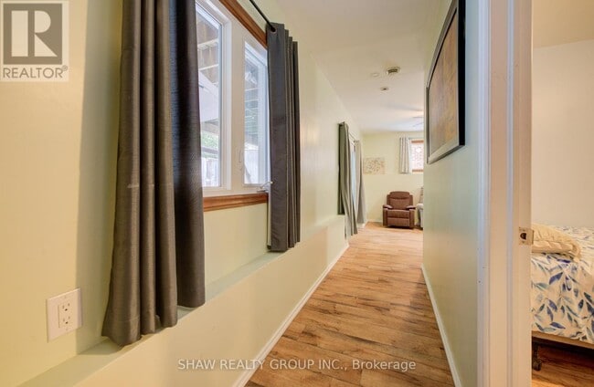 Building Photo - 4 Perin Pl