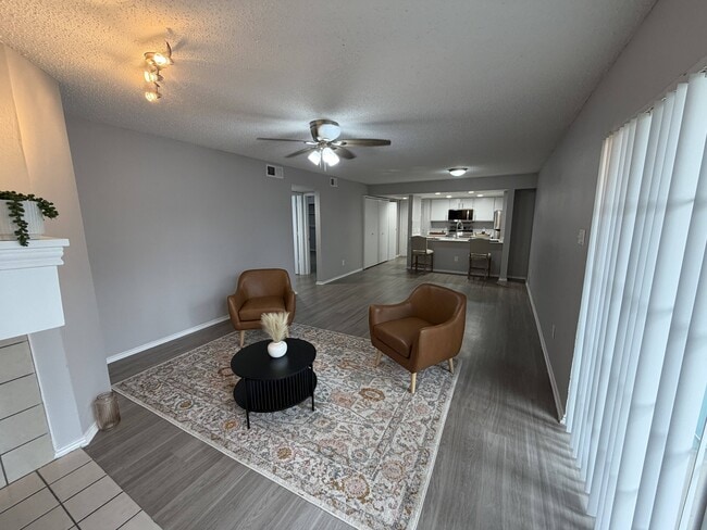 Large Living room - Fairway Greens Apartments