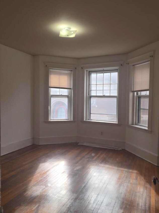 Building Photo - 11 Tetlow St