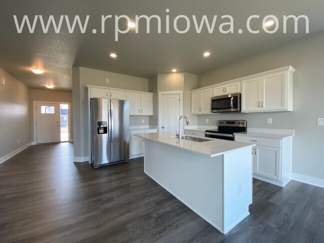Foto del edificio - PRIME LOCATION!! 4 Bed, 2 Bath Ranch in Waukee