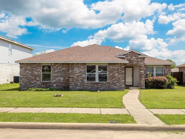 Foto del edificio - 1435 Greenbrook Dr