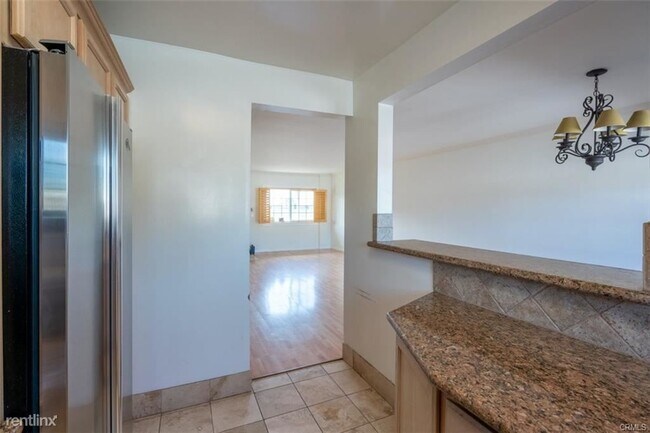 Building Photo - 2 br, 2 bath Condo - 1138 12th St Apt 9