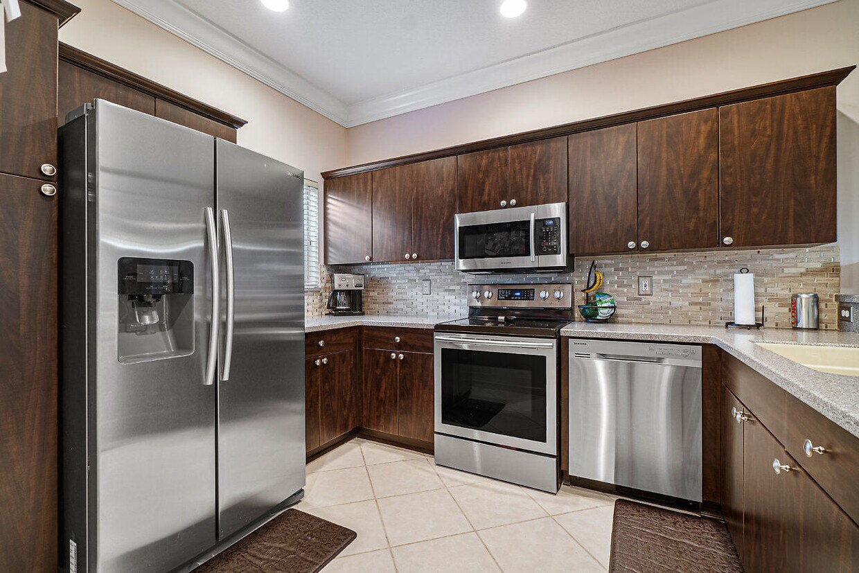Foto principal - 10168 Boca Palm Dr