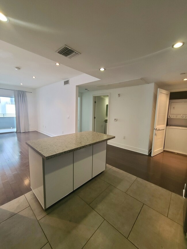 Building Photo - 1730 SAWTELLE