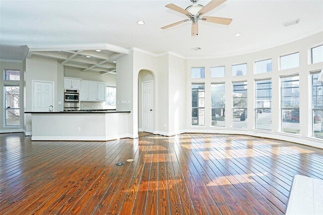Building Photo - 1304 Dart St