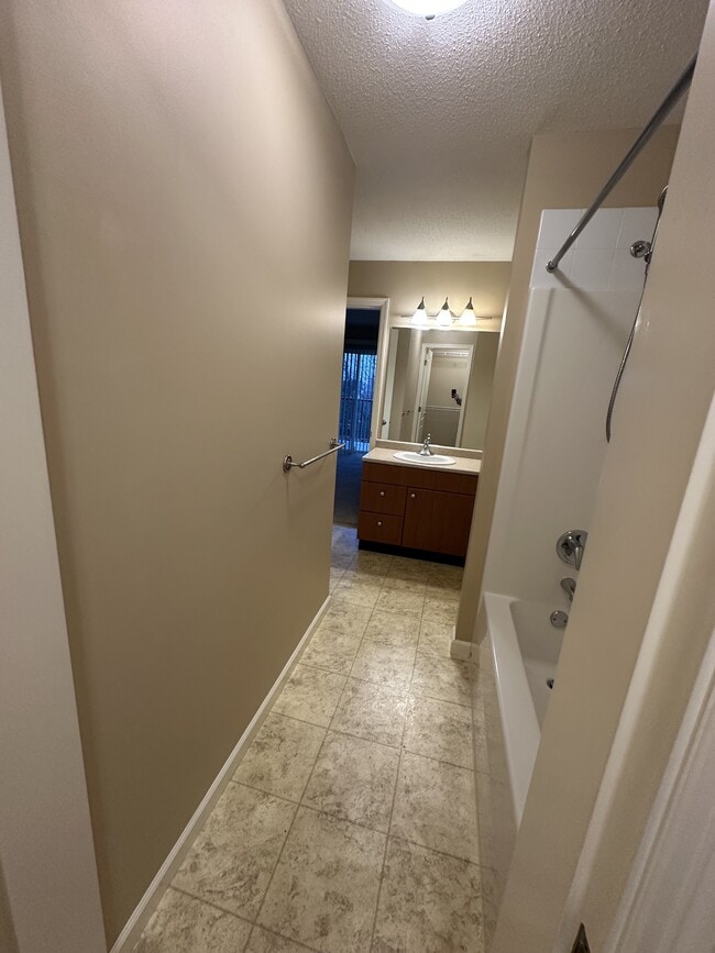 Building Photo - 7536-7536 Topaz Dr