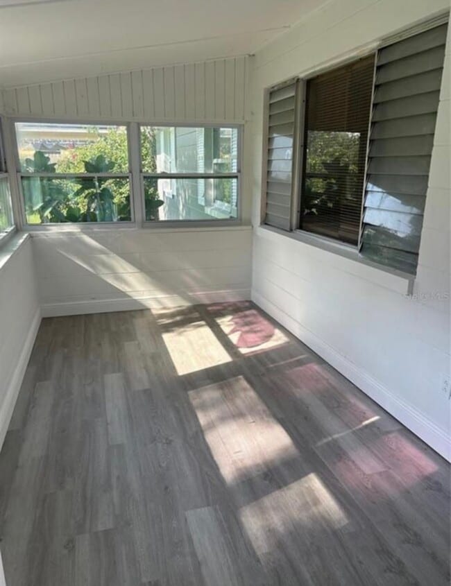 Foto del edificio - 830 Wooden Blvd