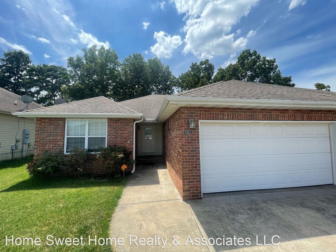 Primary Photo - 3 br, 2 bath House - 1211 N Westwood Ave