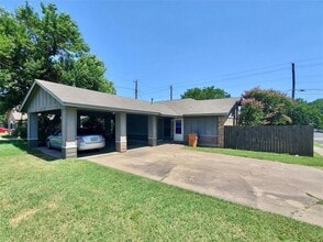 Building Photo - 2400 Berkett Dr