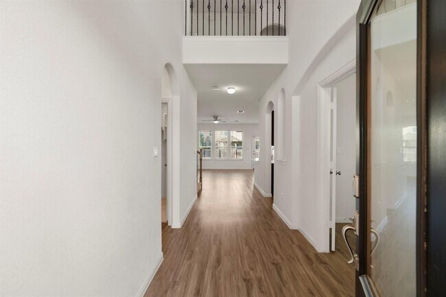 Foto del edificio - 400 Mante Ct