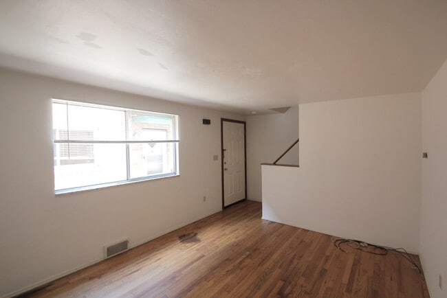 Building Photo - 408 South Ave