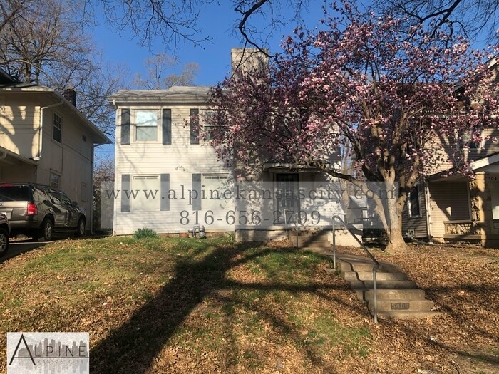 Primary Photo - 3-4 Bedroom Midtown Home