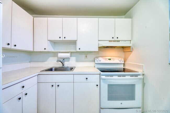 Building Photo - 6095 W 18th Ave  S323 Hialeah Fl 33012