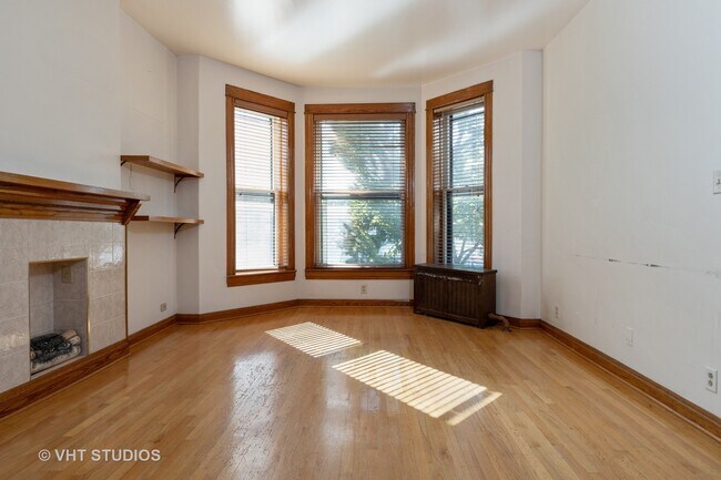 Building Photo - 1514 W Wilson Ave