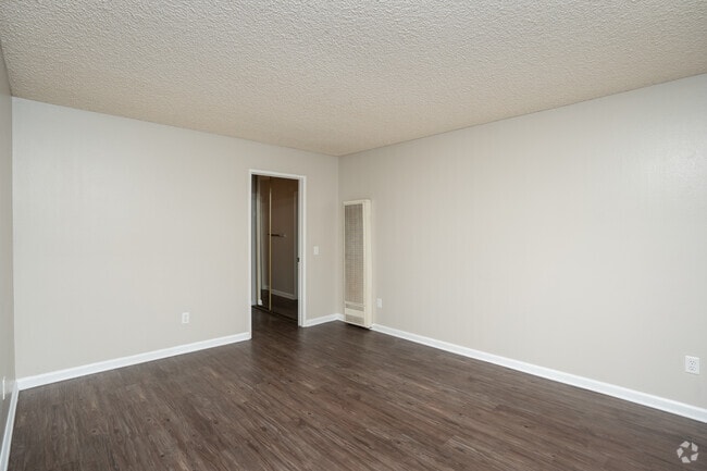 Interior Living Room - The Pointe at 2316