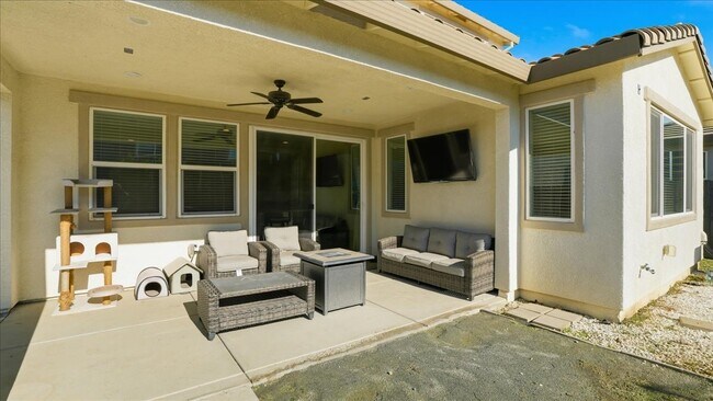 Foto del edificio - 5120 Moonraker Ln