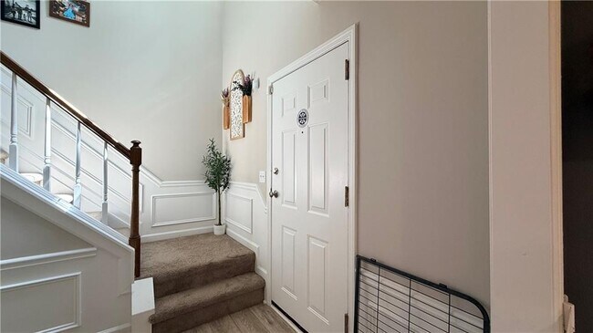 Foto del edificio - 100 Taylors Spring Ct