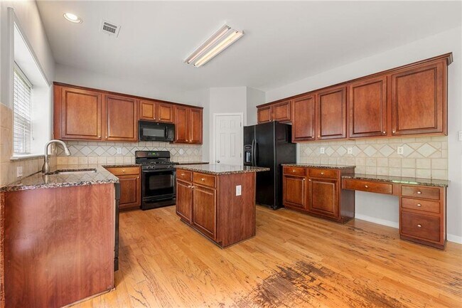 Building Photo - 28 Crystal Downs Way NE