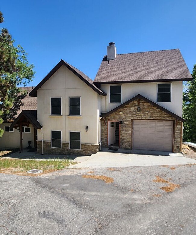 Building Photo - 872 Wild Rose Cir