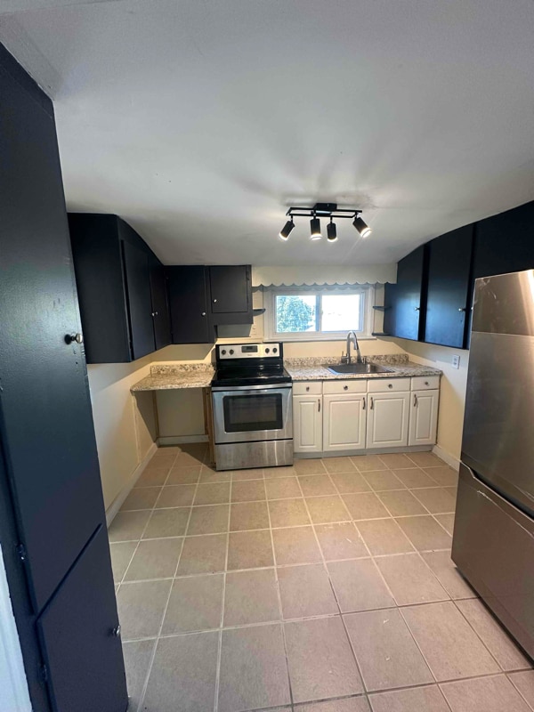 Primary Photo - 13 Olivine St