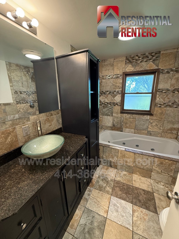 Foto del edificio - 7809 W Mill Rd