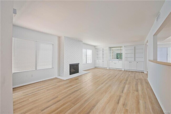 Foto del edificio - 4441 Saugus Ave