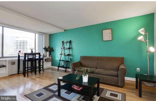 Foto del edificio - 1111 Arlington Blvd