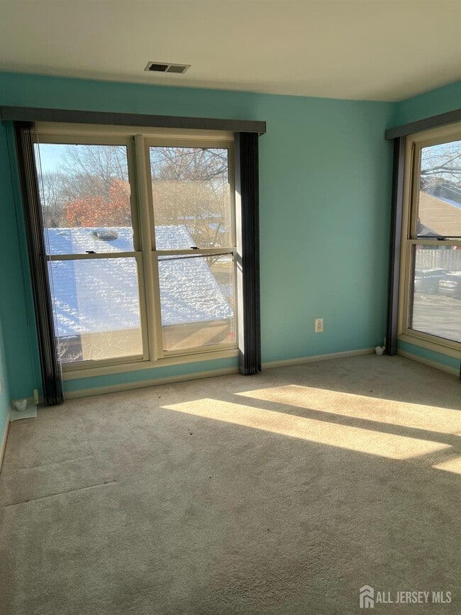 Building Photo - 92 Heather Ct