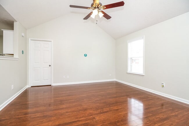 Building Photo - 615 Zellwood Dr