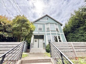 Building Photo - 1709 E Columbia St