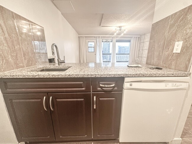 Photo du bâtiment - 221-226 6 Ave SE