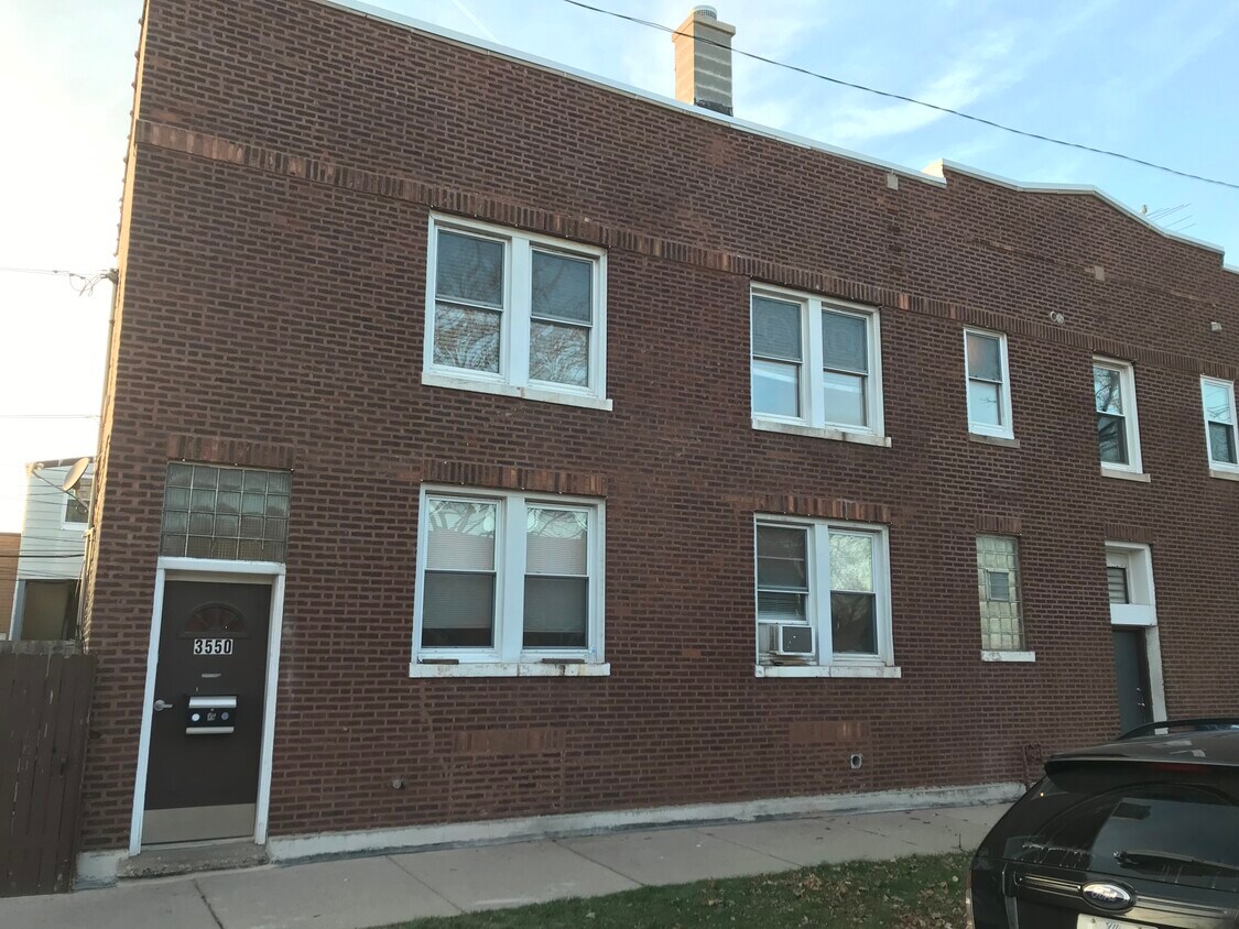 Foto principal - 3550 N Newcastle Ave
