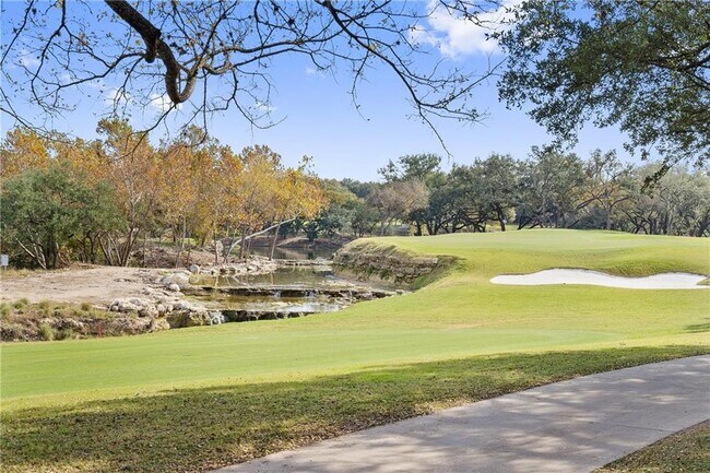 Foto del edificio - 32 Club Estates Pkwy