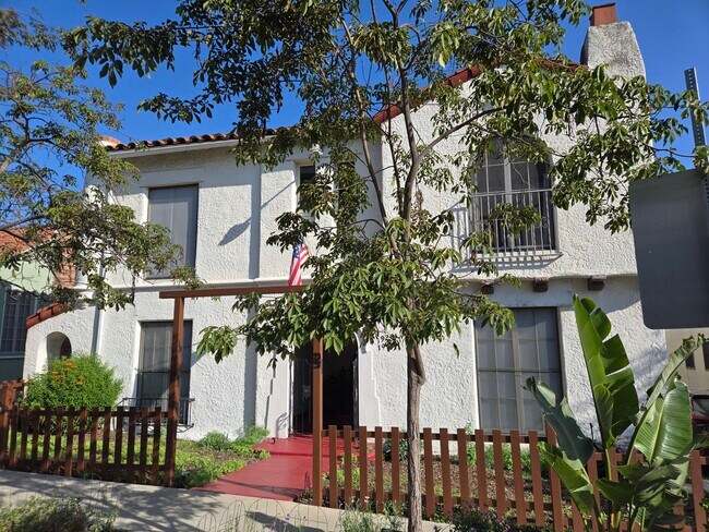 Foto del edificio - 1922 N Hoover St