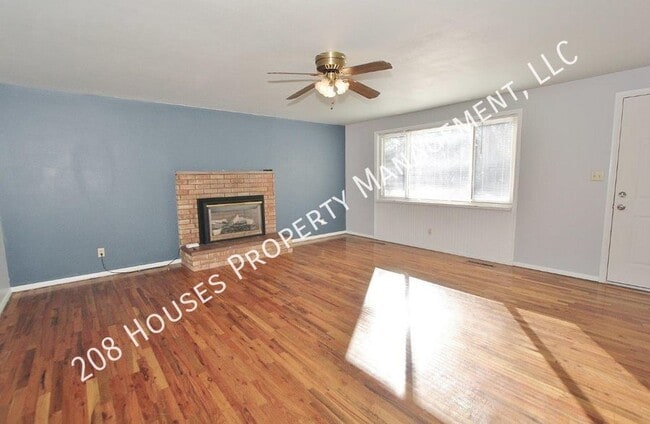Building Photo - Charming Home in Quiet Neighborhood
