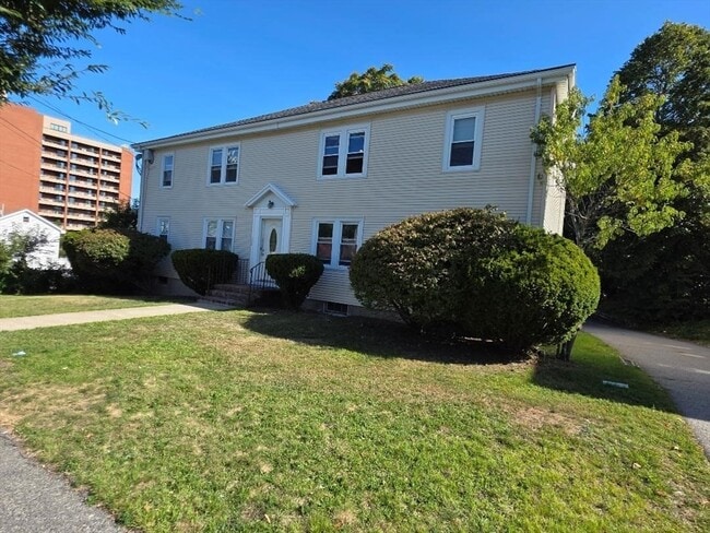 Building Photo - 110 Clay St