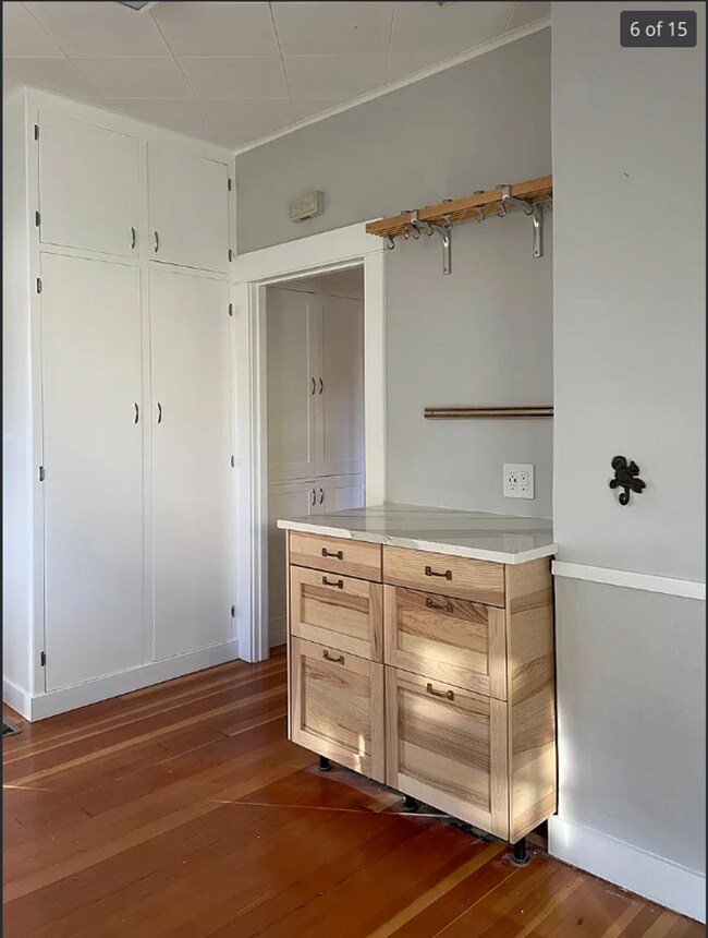 Foto del edificio - Beautifully Maintained 1909 Home is a Must...