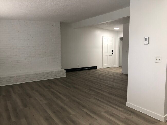 Foto del edificio - 1735 NE Wheatland Dr