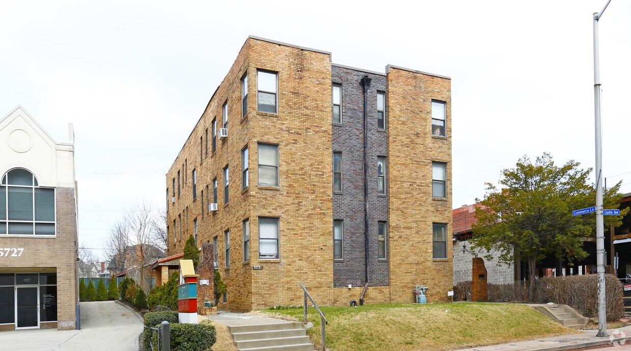 Primary Photo - 5731 Centre Ave