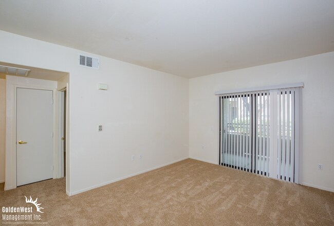 Foto del edificio - Lovely 1Bdm 1Ba Gated Condo in the Heart of Providence Area!