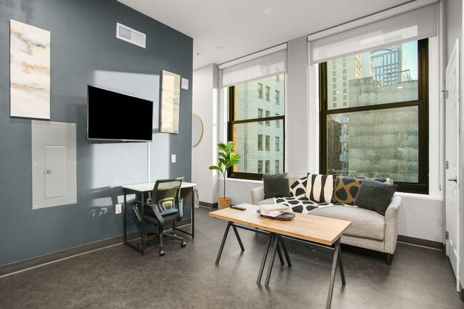 Building Photo - 209 9th St Building Photo - 209 9th St